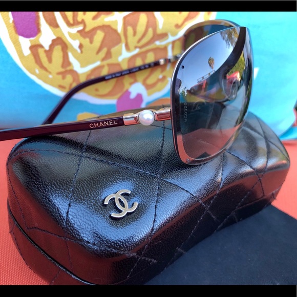 CHANEL Accessories - CHANEL pearl sunglasses with quilted case